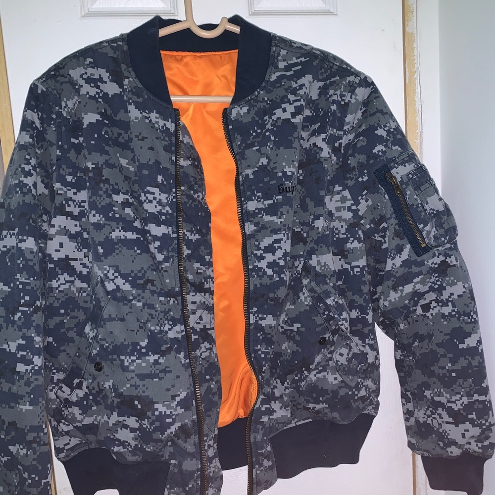 Supreme reverse bomber